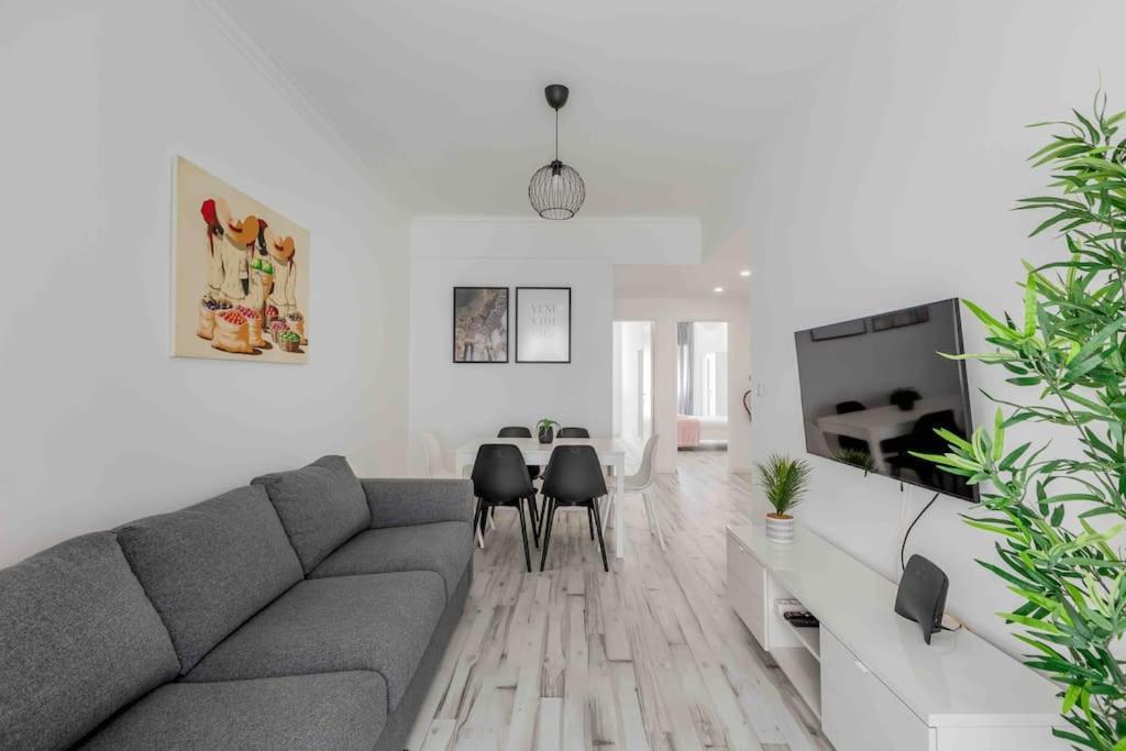 Lovely 3-Bedroom Condo W/ Free Parking On Premises Queluz Dış mekan fotoğraf