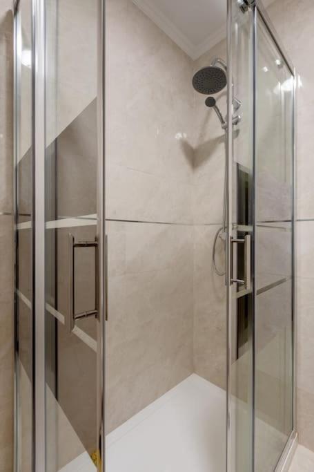 Lovely 3-Bedroom Condo W/ Free Parking On Premises Queluz Dış mekan fotoğraf