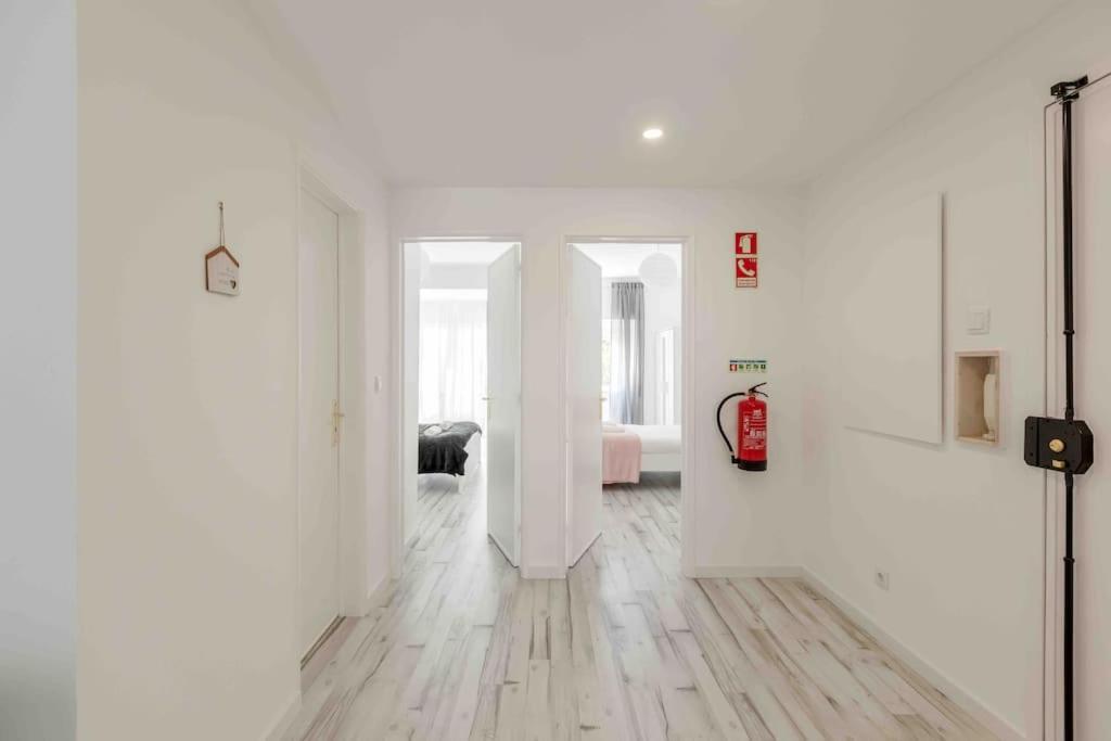 Lovely 3-Bedroom Condo W/ Free Parking On Premises Queluz Dış mekan fotoğraf