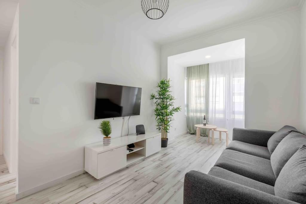 Lovely 3-Bedroom Condo W/ Free Parking On Premises Queluz Dış mekan fotoğraf