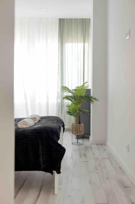 Lovely 3-Bedroom Condo W/ Free Parking On Premises Queluz Dış mekan fotoğraf