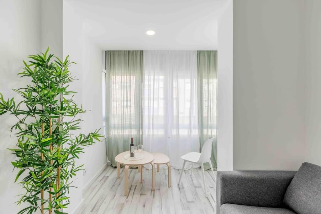 Lovely 3-Bedroom Condo W/ Free Parking On Premises Queluz Dış mekan fotoğraf